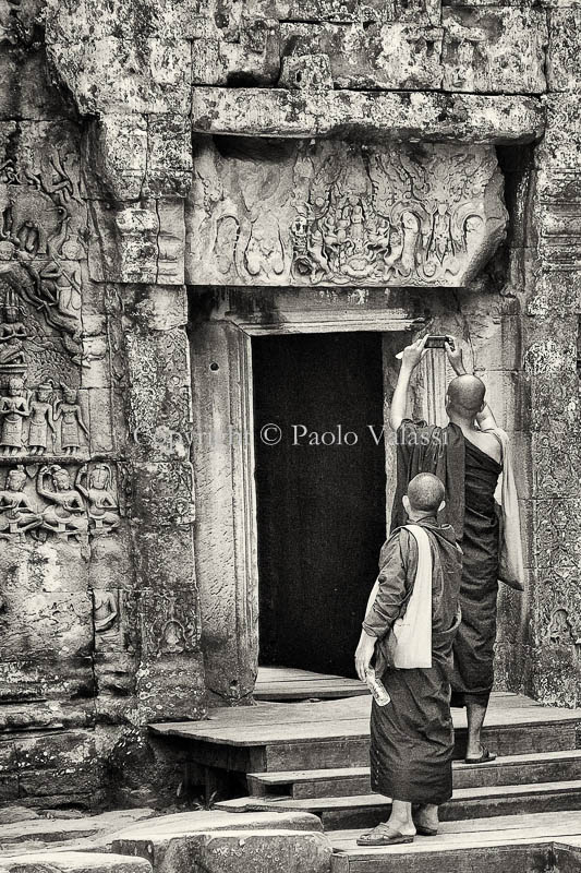 Angkor Wat - Cambodia - monks