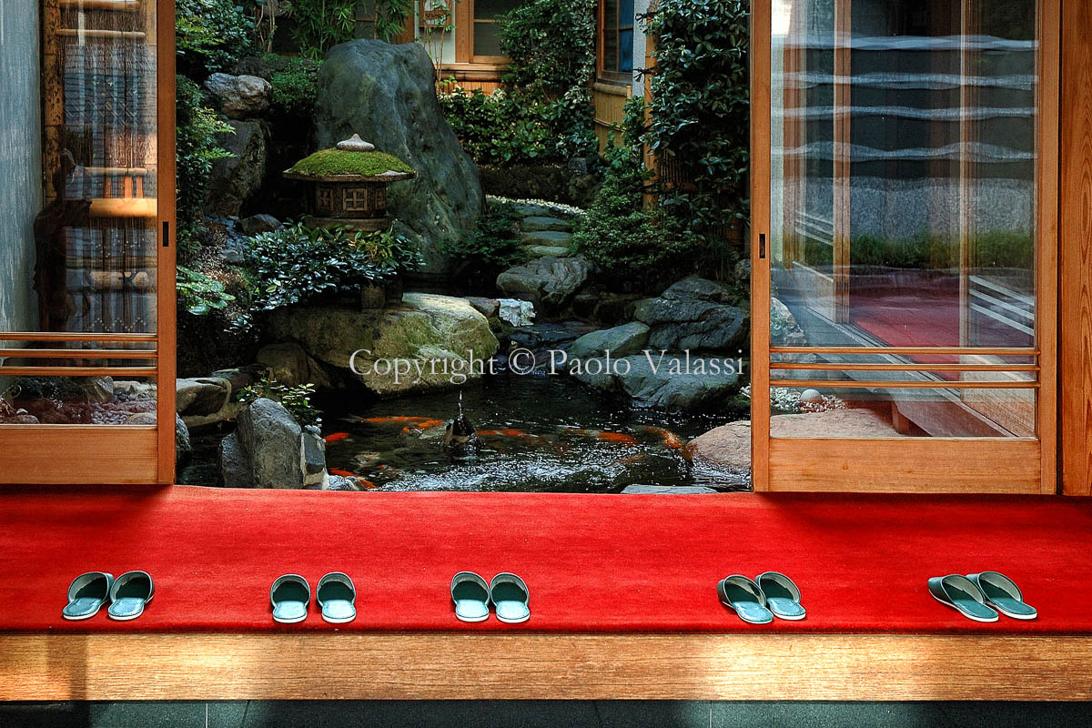  Japan - Ryokan - Traditional inn - The entrance