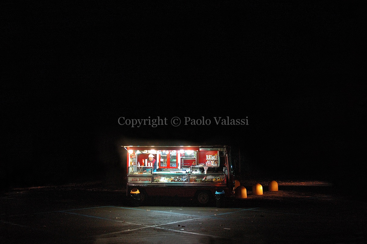 Oasis - Street food at night notte