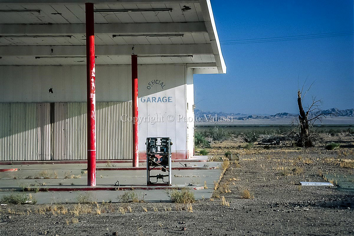 Route 66 - California - Chambless, Road Runner&apos;s Gas station