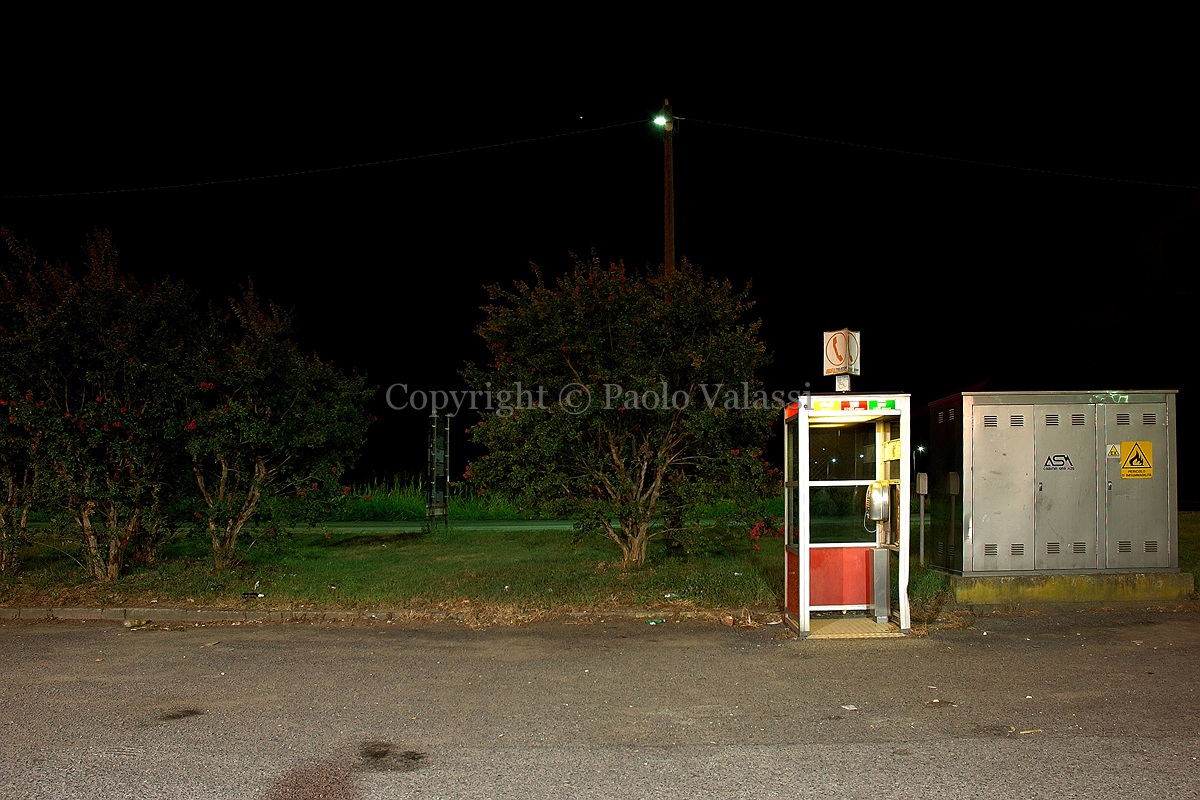 Oasis - Telephone booth at night cabina telefonica notte