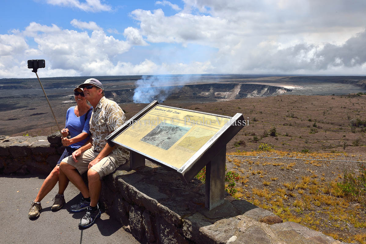 Hawaii - Big Island - Kilauea volcano main crater selfie