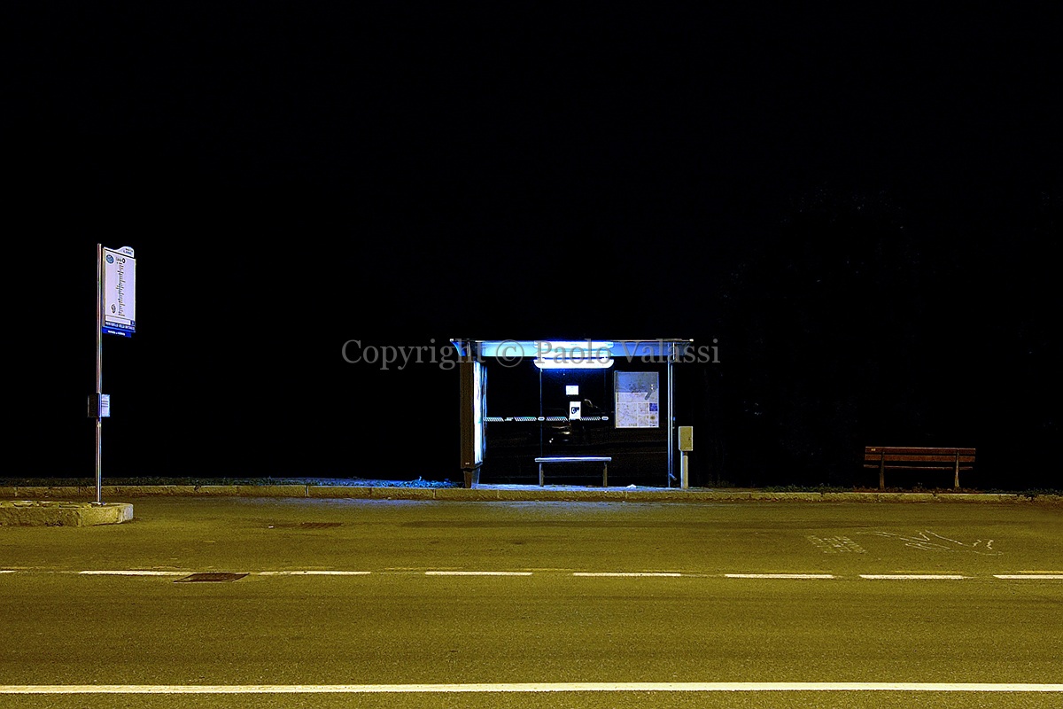 Oasis - Bus Stop at night notte
