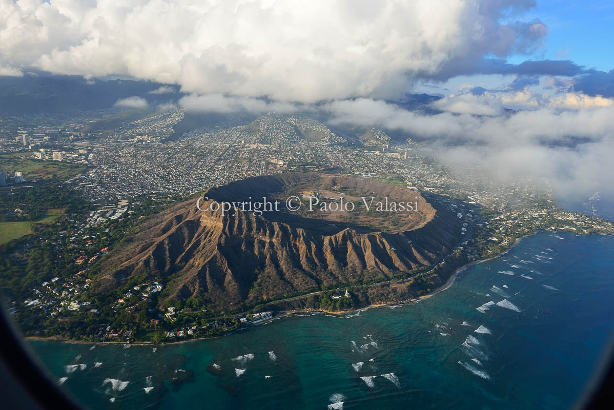 Hawaii - Oahu - Diamond Head from the airplane